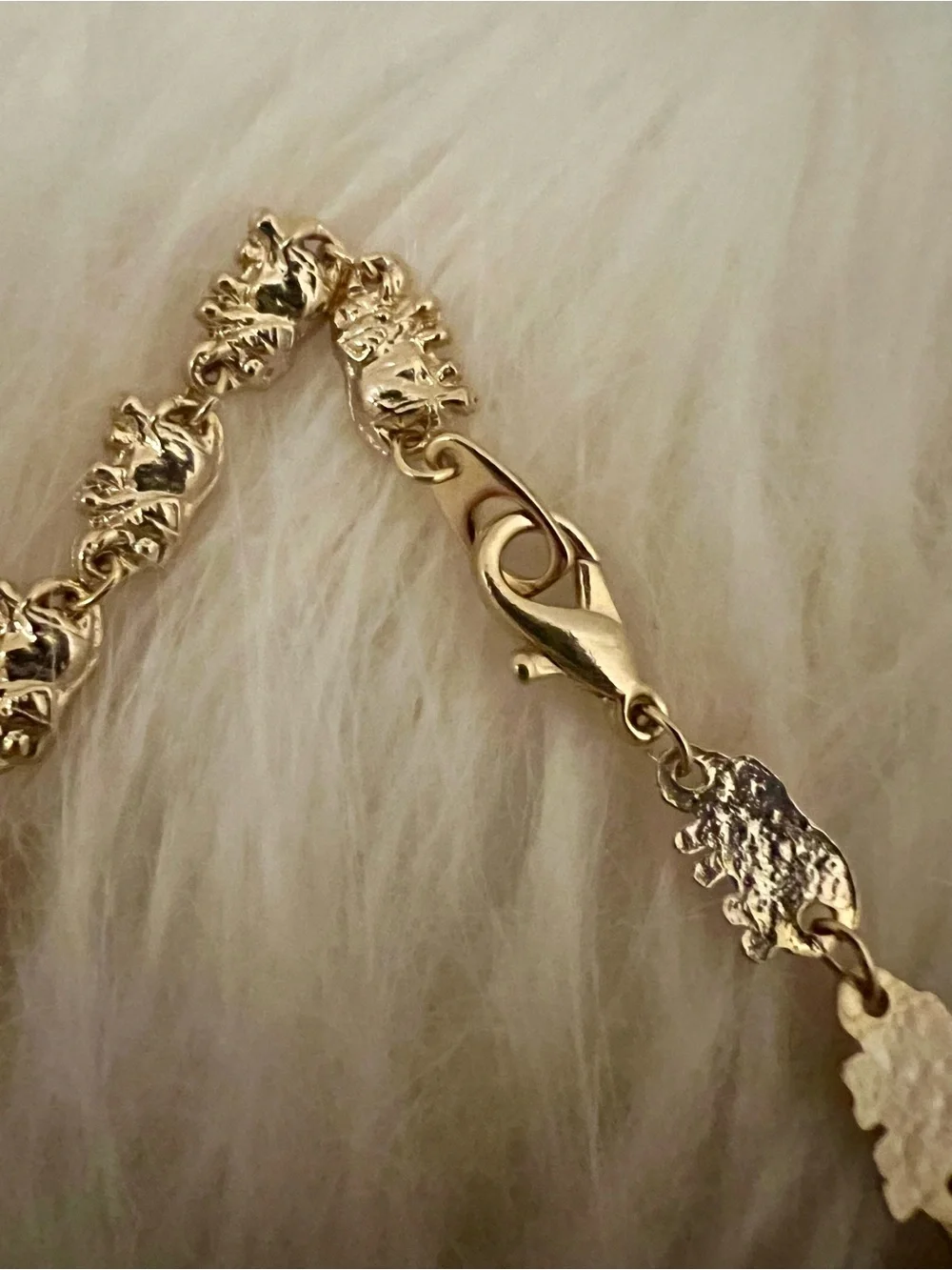 Gold Tone Women's Elephant Link Necklace - Elegant Everyday Chain—like new!